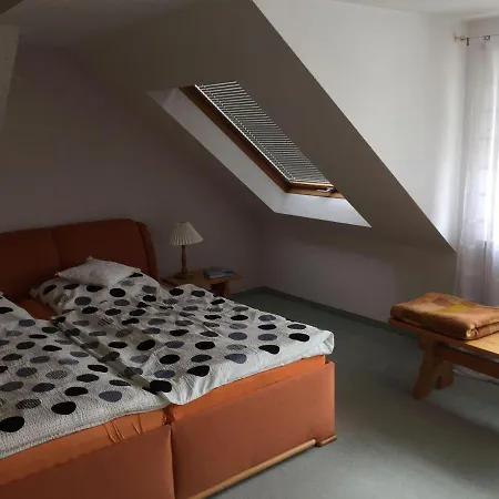 Gemuetliche-herberge-unterm-dach